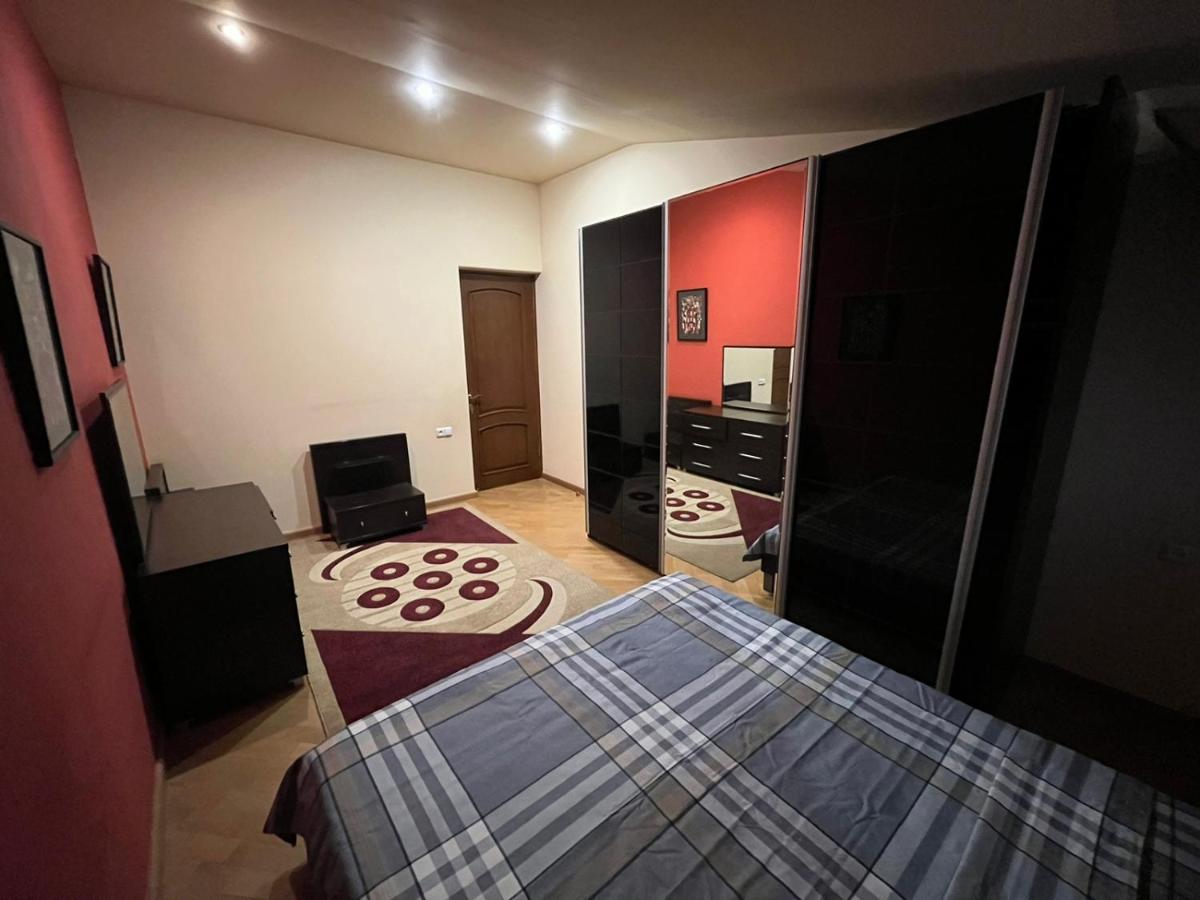 Amigo Guest House เยเรวาน ภายนอก รูปภาพ